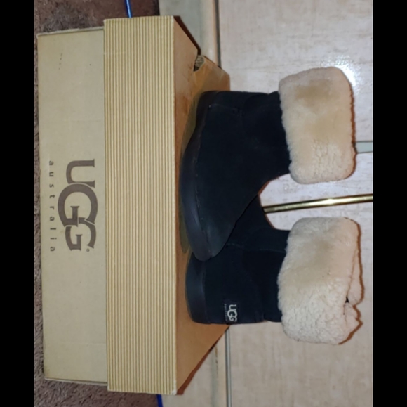 Ugg GIRLS TODDLERS JORIE II BOOT 🖤🖤🖤 - Picture 2 of 8